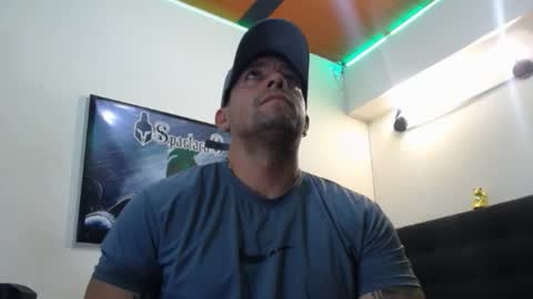Snapshot of spartacus_cam chatting on 18, 9, 2025 online show from 18, 9, 2025