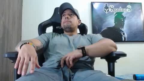 Snapshot of spartacus_cam chatting on 25, 9, 2025 online show from 25, 9, 2025