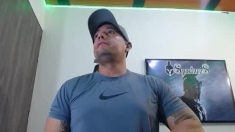 Snapshot of spartacus_cam chatting on 9, 10, 2025 online show from 9, 10, 2025