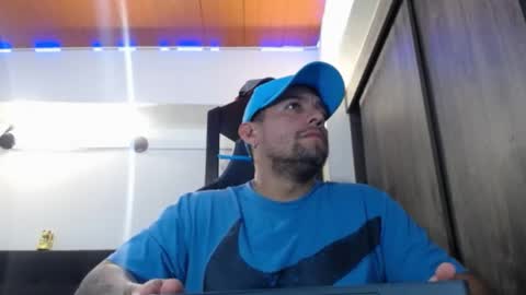 Snapshot of spartacus_cam chatting on 24, 4, 2026 online show from 24, 4, 2026