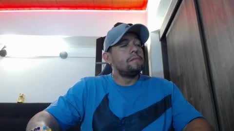 Snapshot of spartacus_cam chatting on 15, 5, 2026 online show from 15, 5, 2026