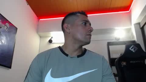 Snapshot of spartacus_cam chatting on 22, 5, 2026 online show from 22, 5, 2026