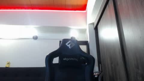 Snapshot of spartacus_cam chatting on 27, 5, 2026 online show from 27, 5, 2026
