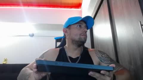 Snapshot of spartacus_cam chatting on 3, 6, 2026 online show from 3, 6, 2026