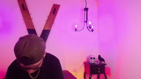 spencerm_ online show from 25, 11, 2025