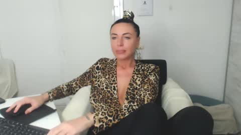 Carla online show from 18, 2, 2025