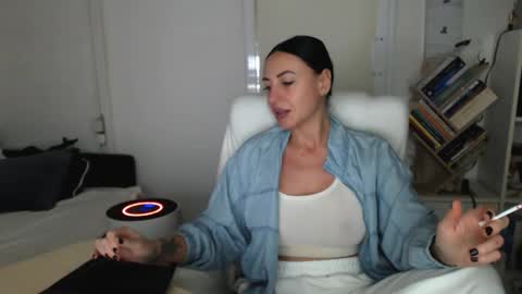 Carla online show from 8, 10, 2025