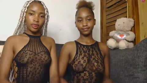 Snapshot of spicy_angels chatting on 14, 11, 2025 Quinter Cheeky online show from 14, 11, 2025