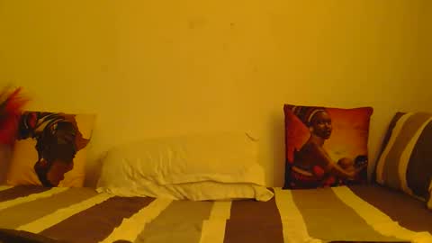 Snapshot of spicy_angels chatting on 29, 11, 2025 Quinter Cheeky online show from 29, 11, 2025