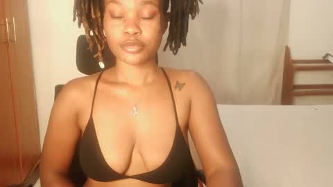 Snapshot of spicy_kerrine chatting on 10, 3, 2025 Spicy kerrine online show from 10, 3, 2025