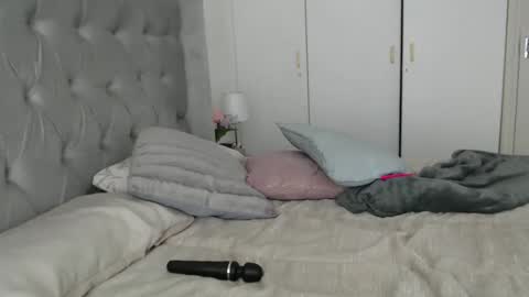 Snapshot of spicyangie chatting on 28, 1, 2025 Im Angela online show from 28, 1, 2025