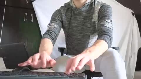 Marco. When Im offline you can view premium content in bio online show from 15, 10, 2025