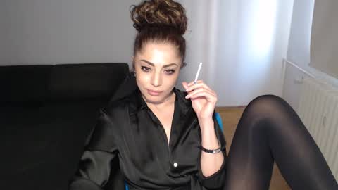 Snapshot of spoiled__doll chatting on 10, 3, 2025 Doll online show from 10, 3, 2025