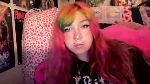 Snapshot of spookysanrihoe chatting on 28, 4, 2026 Pixie online show from 28, 4, 2026