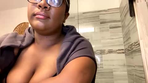 spreadthatassssssssss online show from 26, 4, 2026