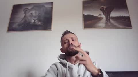 Snapshot of spyco82 chatting on 2, 3, 2025 spyco82 online show from 2, 3, 2025