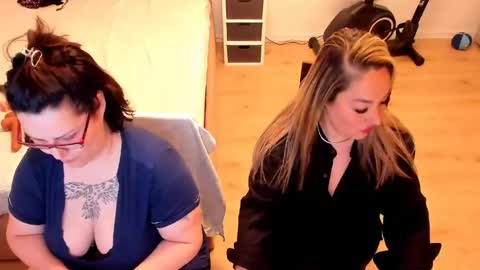 Snapshot of squirt_kimmm chatting on 31, 5, 2026 Kim online show from 31, 5, 2026
