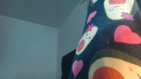 Snapshot of squirt_milk_ chatting on 4, 2, 2025 Carolainss online show from 4, 2, 2025