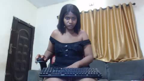Snapshot of squirtcunt_xola chatting on 22, 4, 2026 melanie online show from 22, 4, 2026
