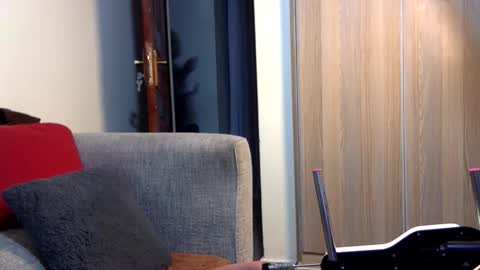 slutty online show from 4, 4, 2026