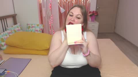 Snapshot of squirting_goddess4u chatting on 4, 6, 2026 Lily online show from 4, 6, 2026