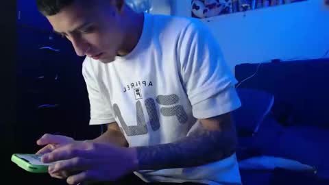 Snapshot of sr_porn01 chatting on 4, 2, 2025 sr_porn01 online show from 4, 2, 2025