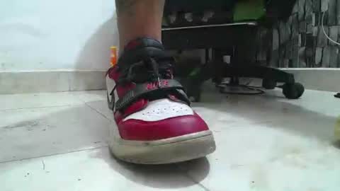 Snapshot of srfindomfeet_ chatting on 17, 6, 2026 sr master cum its my old account online show from 17, 6, 2026