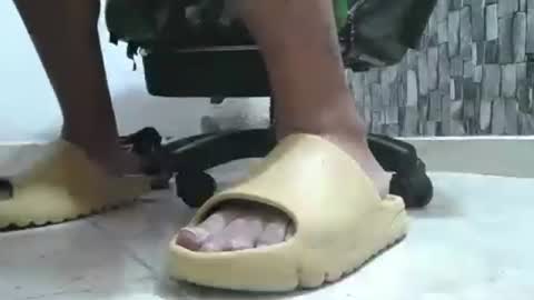Snapshot of srfindomfeet_ chatting on 22, 6, 2026 sr master cum its my old account online show from 22, 6, 2026