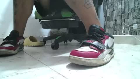 Snapshot of srfindomfeet_ chatting on 2, 7, 2026 sr master cum its my old account online show from 2, 7, 2026