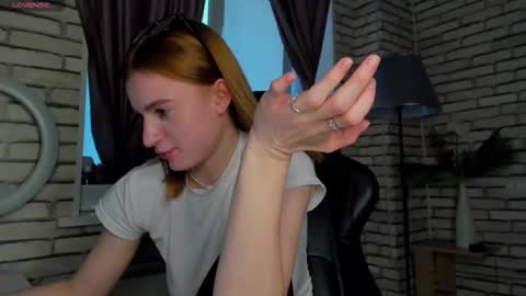 Snapshot of stacey_brown chatting on 20, 2, 2026 Stacey GMT5 Mo Tu We Th Fr Sa 3am -10am online show from 20, 2, 2026