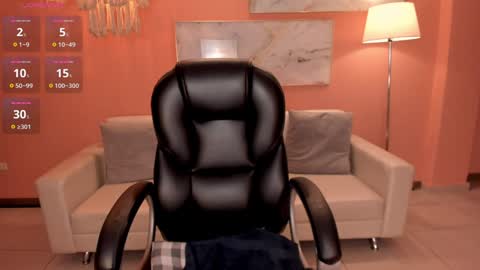 Stacy Woods online show from 18, 12, 2024