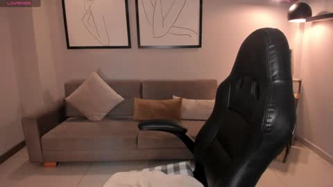 Stacy Woods online show from 15, 1, 2025