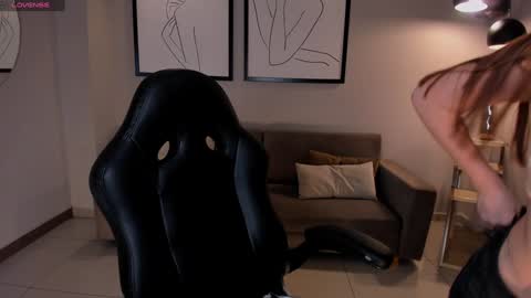 Stacy Woods online show from 29, 1, 2025