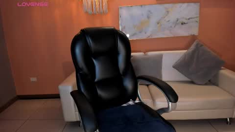 Stacy Woods online show from 19, 2, 2025