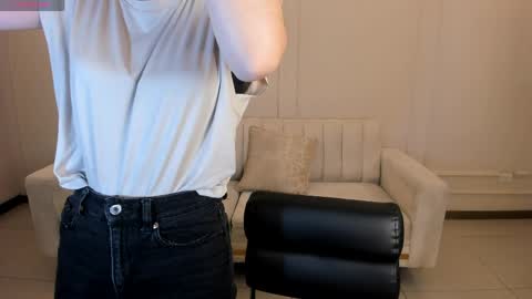 Stacy Woods online show from 28, 3, 2026