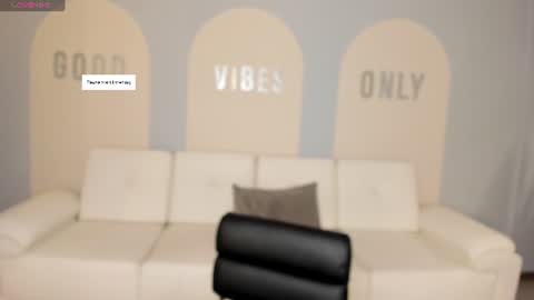 Stacy Woods online show from 25, 7, 2026