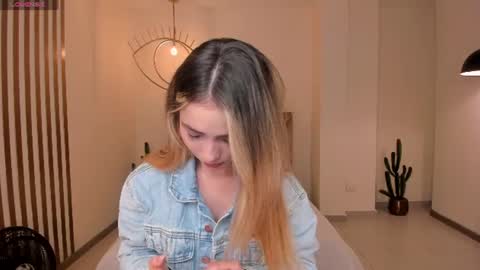 Stacy Woods online show from 28, 7, 2026
