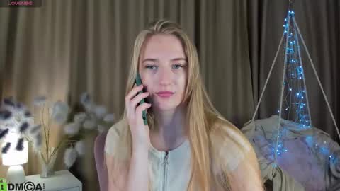 Stacy Mon Tue Wed Thu Fri Sun GMT GMT 3 1000am - 0400pm  online show from 9, 11, 2025