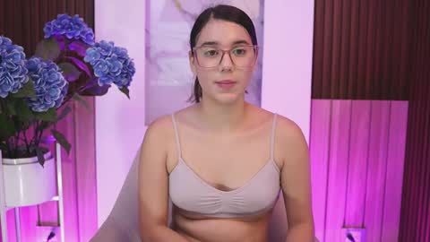 Snapshot of stacycooper_ chatting on 27, 5, 2026 stacycooper_ online show from 27, 5, 2026