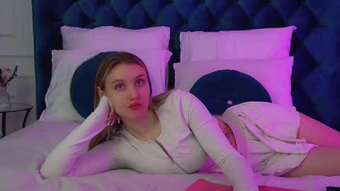 StacyEvances online show from 23, 2, 2026