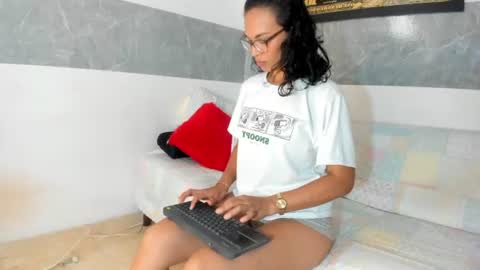 Snapshot of stacyfoxx_ chatting on 6, 7, 2026 stacy fox online show from 6, 7, 2026