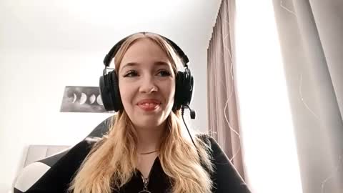 Mila online show from 15, 2, 2026