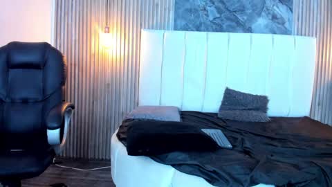 Snapshot of star_and_lippe chatting on 4, 12, 2024 Star and Lippe online show from 4, 12, 2024