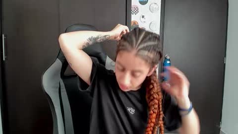 Snapshot of star_shooting chatting on 4, 10, 2025 star_shooting online show from 4, 10, 2025