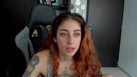 Snapshot of star_shooting chatting on 10, 10, 2025 star_shooting online show from 10, 10, 2025