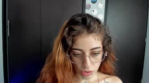 Snapshot of star_shooting chatting on 11, 10, 2025 star_shooting online show from 11, 10, 2025