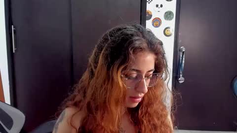 Snapshot of star_shooting chatting on 24, 10, 2025 star_shooting online show from 24, 10, 2025