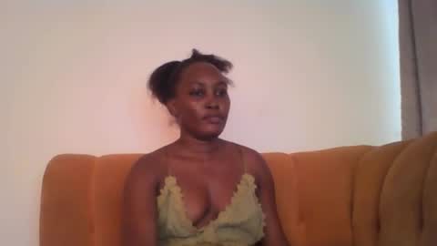 Snapshot of stargirl880271 chatting on 19, 2, 2025 isha online show from 19, 2, 2025