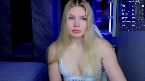 Snapshot of starlight_2004 chatting on 19, 4, 2026 Caroline online show from 19, 4, 2026