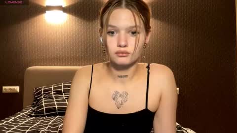 Snapshot of starlitsiren chatting on 12, 3, 2026 starlitsiren online show from 12, 3, 2026